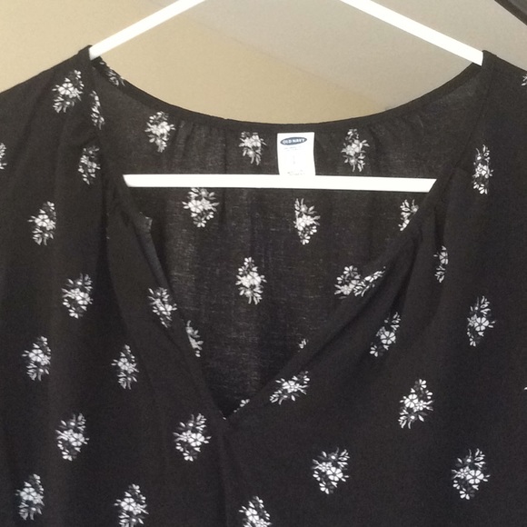 Old Navy blouse - Picture 4 of 5